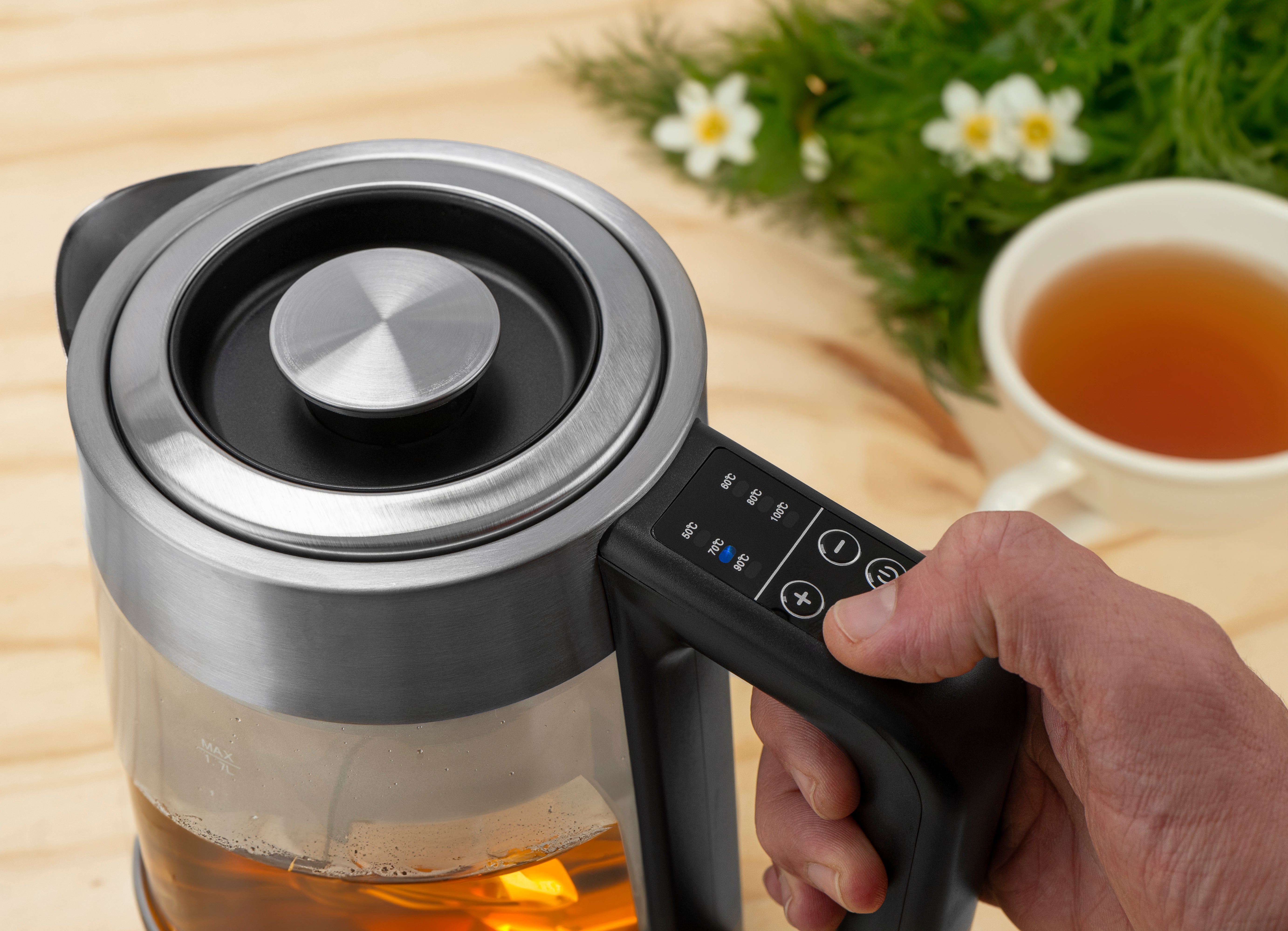 Tetera Eléctrica Heat-Select con LED y Control Digital | 6 Niveles de Temperatura | Hukën x MasterChef