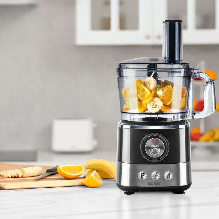 Sistema de Cocina ChefDeluxe 650W | Panel Digital con 3 Programas | Perilla LED | Jarra Licuadora 1.75L y Tazón Procesador 1.2L | Licúa, Rebana, Tritura y Más | 10+ Accesorios Libres de BPA | Hukën x MasterChef